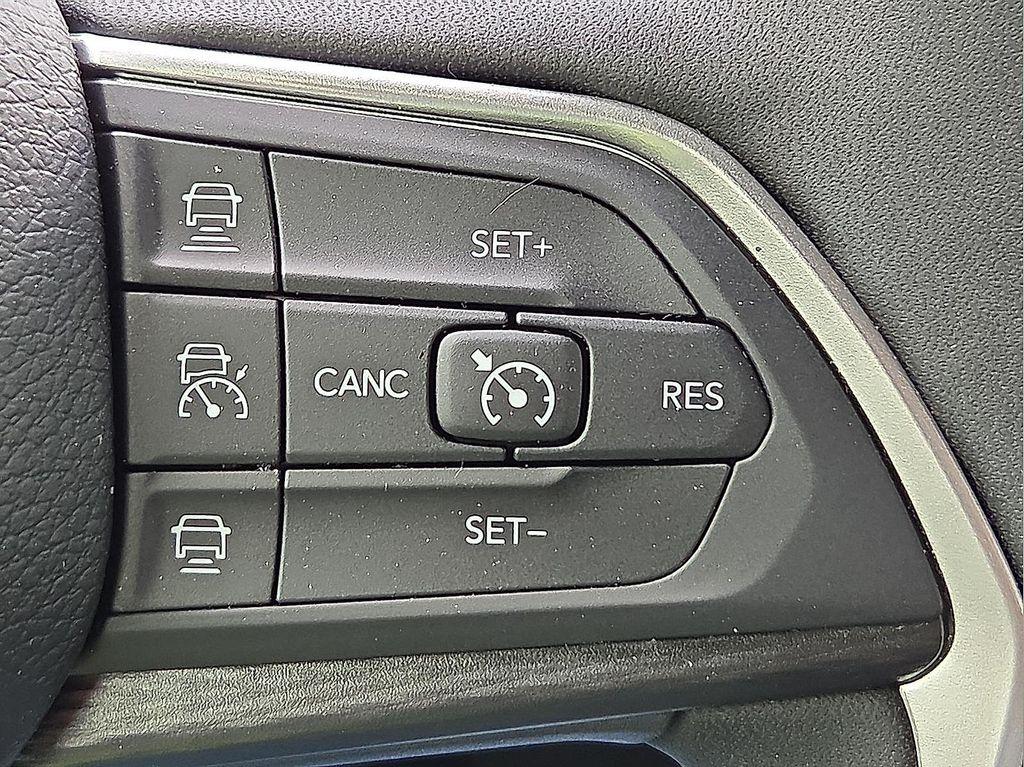 used 2025 Jeep Grand Cherokee car, priced at $32,933