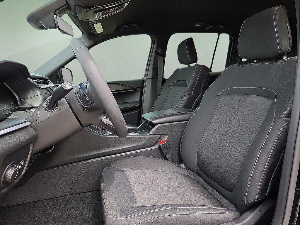 used 2025 Jeep Grand Cherokee car, priced at $32,933