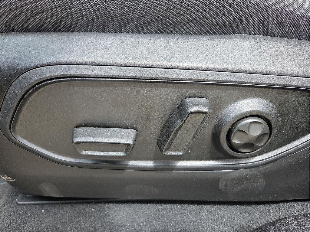 used 2025 Jeep Grand Cherokee car, priced at $32,933