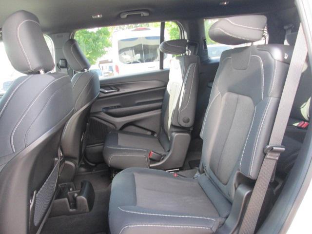 new 2025 Jeep Grand Cherokee L car, priced at $33,506