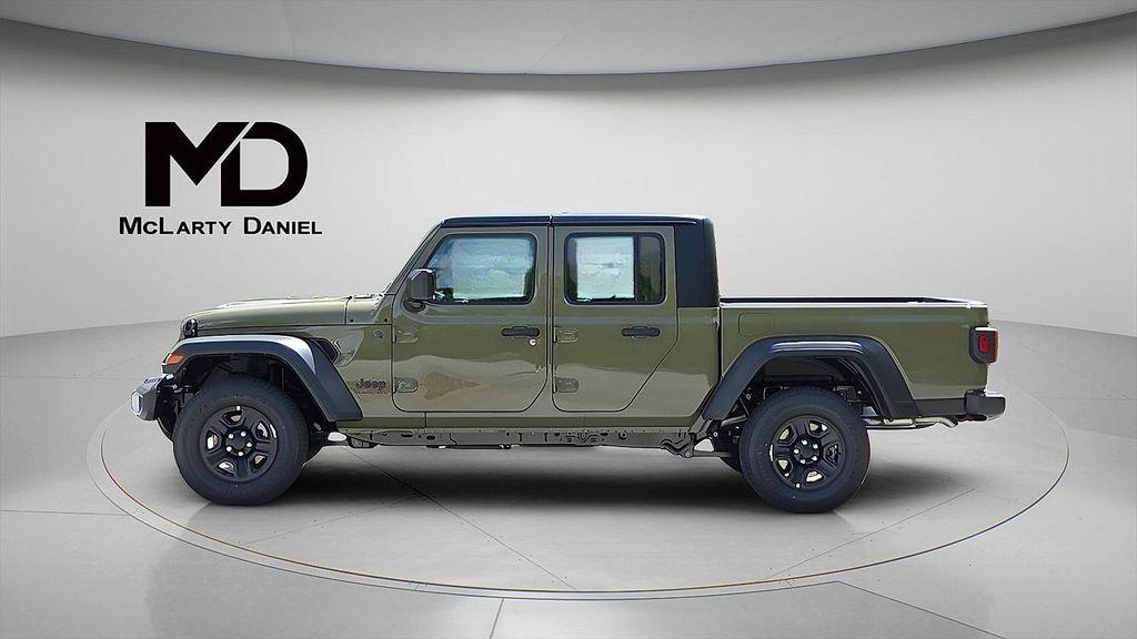 new 2025 Jeep Gladiator car, priced at $37,092