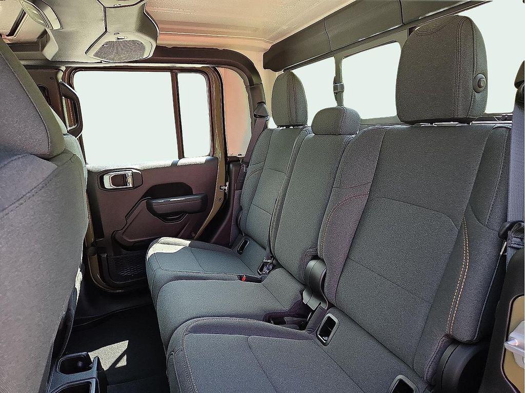new 2025 Jeep Gladiator car, priced at $37,092