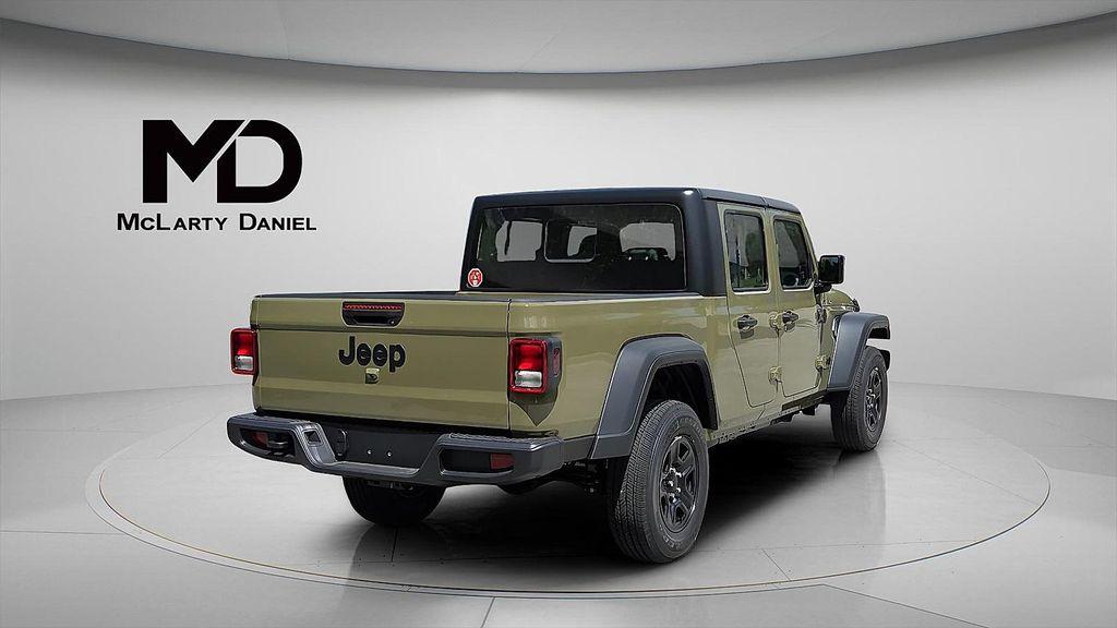 new 2025 Jeep Gladiator car, priced at $37,092
