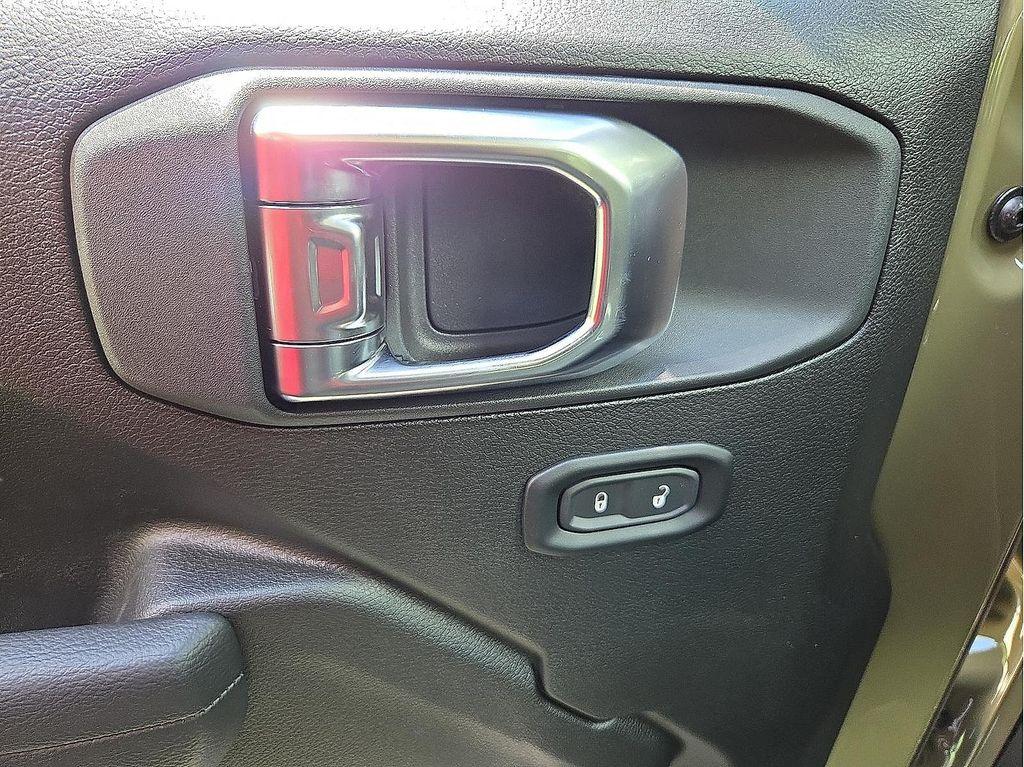 new 2025 Jeep Gladiator car, priced at $37,092