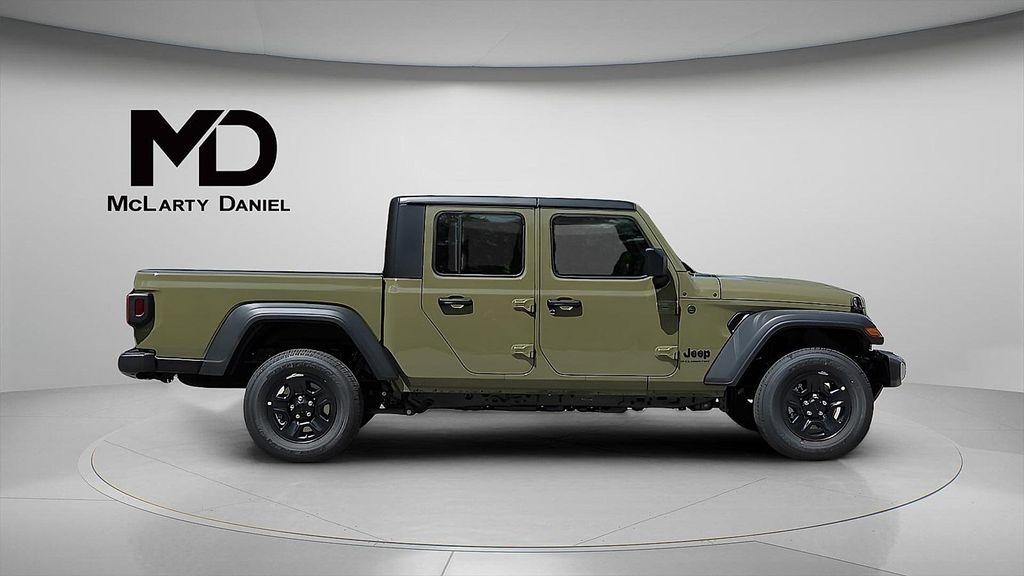new 2025 Jeep Gladiator car, priced at $37,092