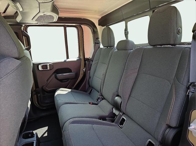 new 2025 Jeep Gladiator car, priced at $39,372