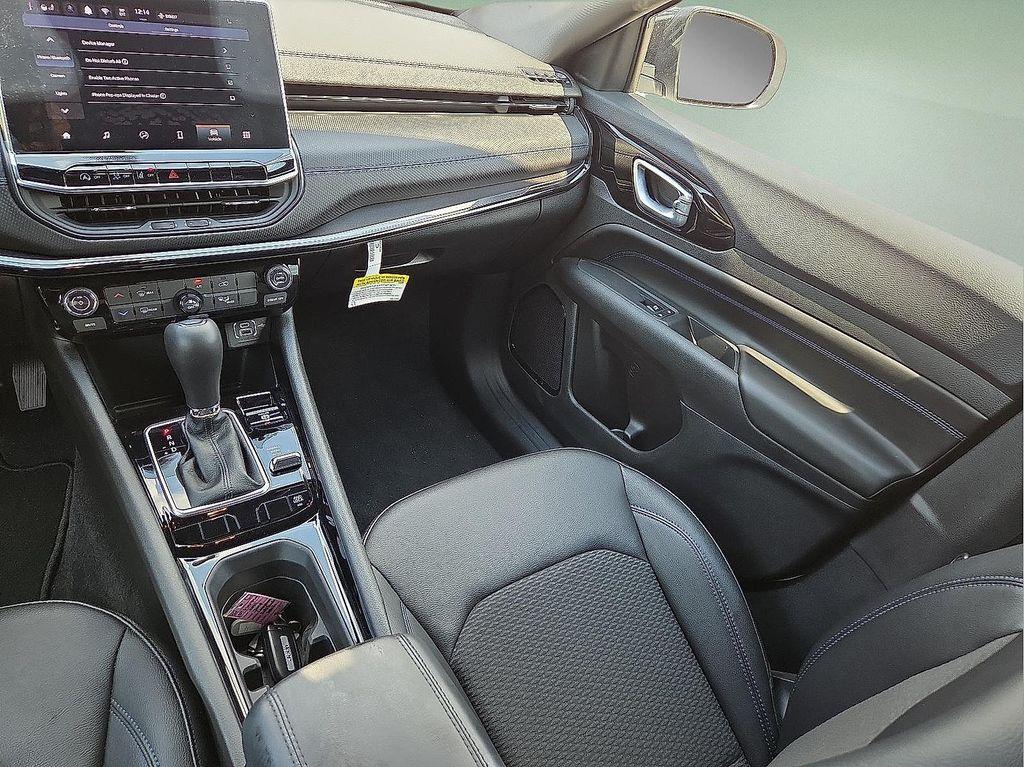 new 2025 Jeep Compass car