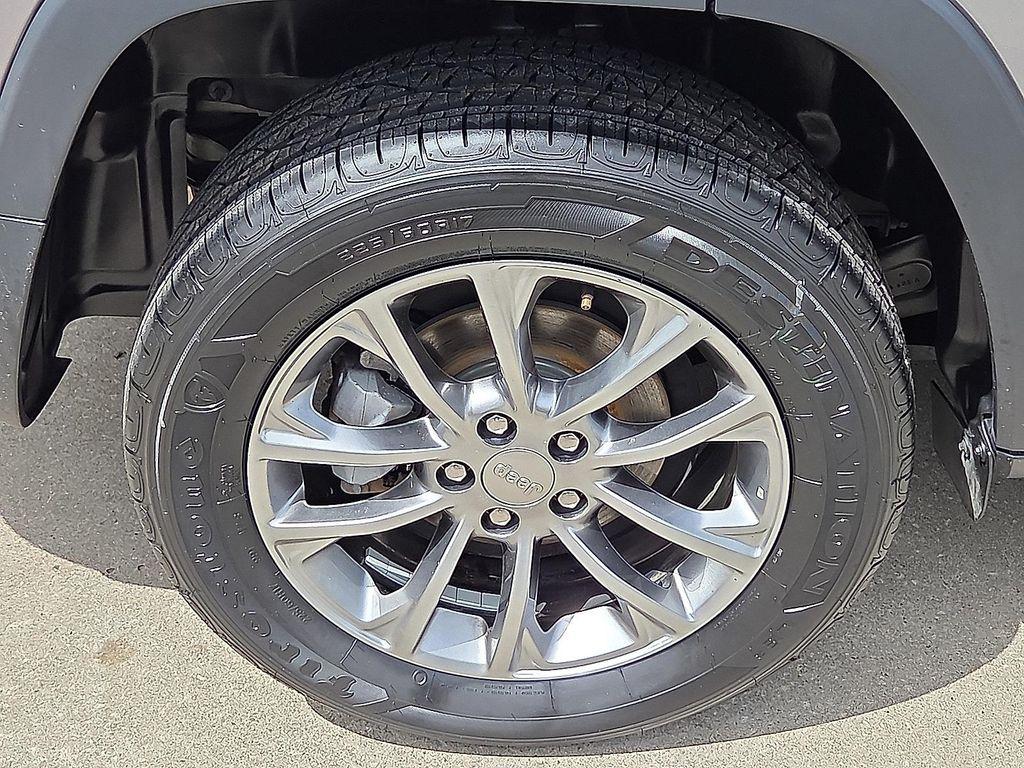 used 2019 Jeep Cherokee car, priced at $12,483