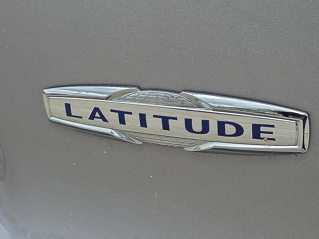 used 2019 Jeep Cherokee car, priced at $12,483