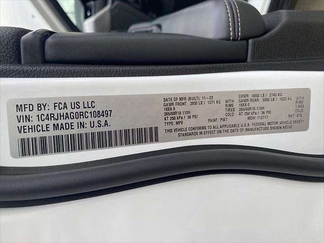 used 2024 Jeep Grand Cherokee car, priced at $32,572