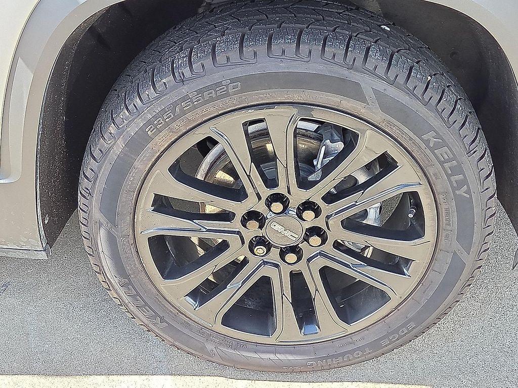 used 2023 GMC Acadia car, priced at $28,130