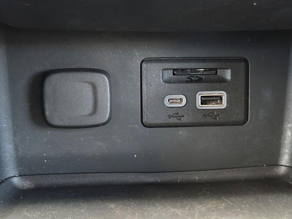 used 2023 GMC Acadia car, priced at $28,130