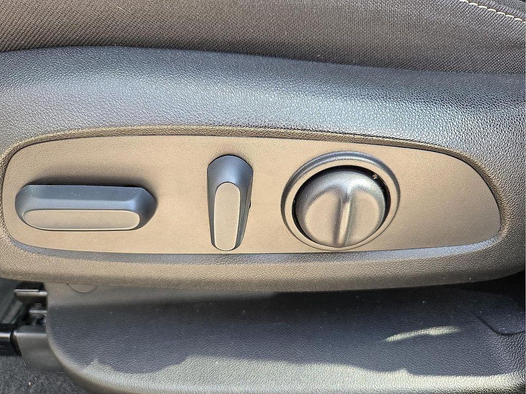 used 2023 GMC Acadia car, priced at $28,130