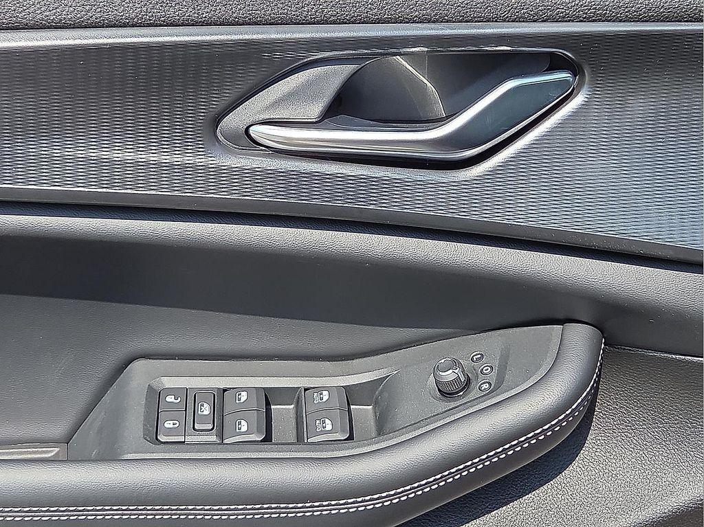 new 2025 Jeep Grand Cherokee car, priced at $40,256