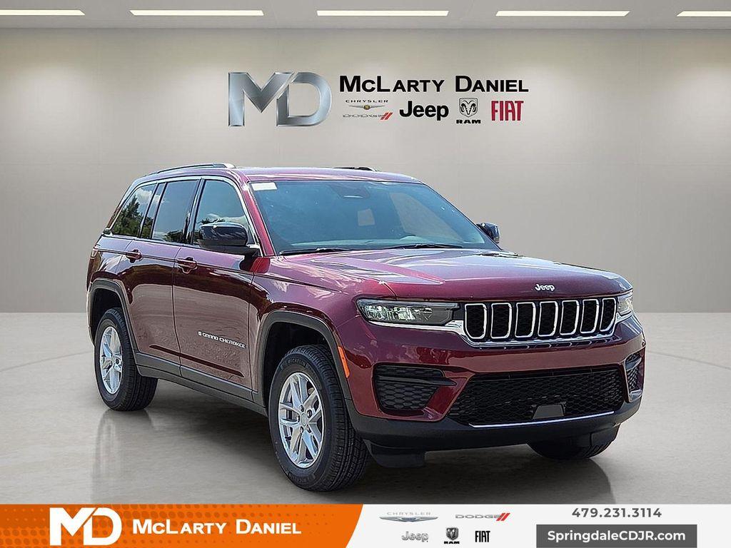 new 2025 Jeep Grand Cherokee car, priced at $40,256