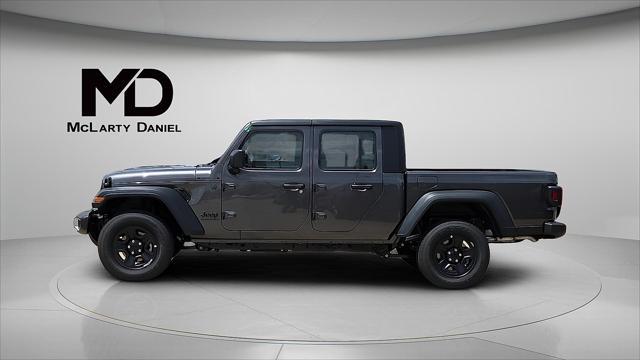 new 2025 Jeep Gladiator car, priced at $39,372