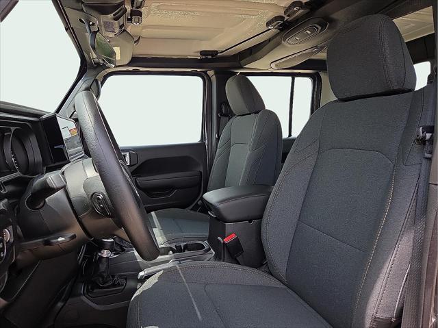 new 2025 Jeep Gladiator car, priced at $39,372