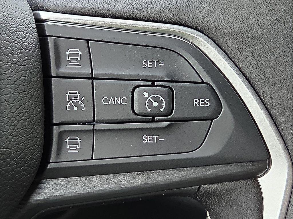 new 2025 Jeep Grand Cherokee L car, priced at $42,069