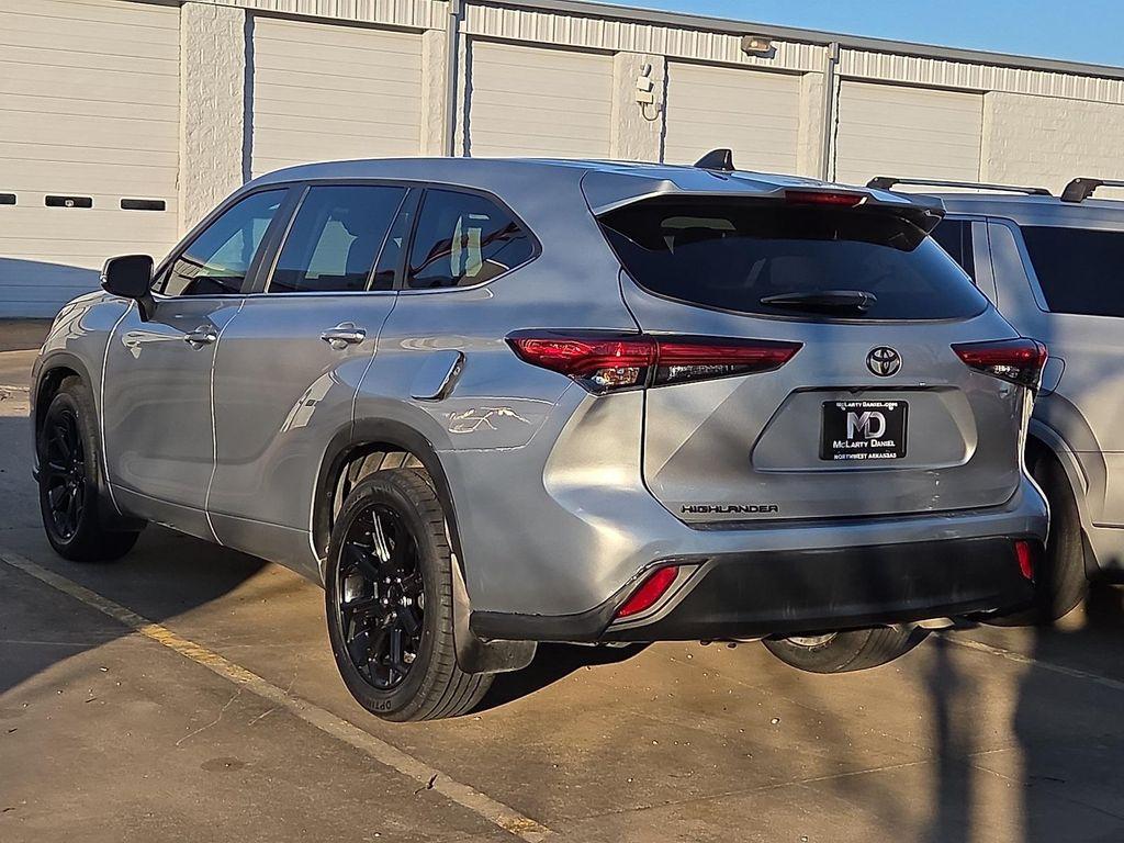 used 2023 Toyota Highlander car, priced at $31,231