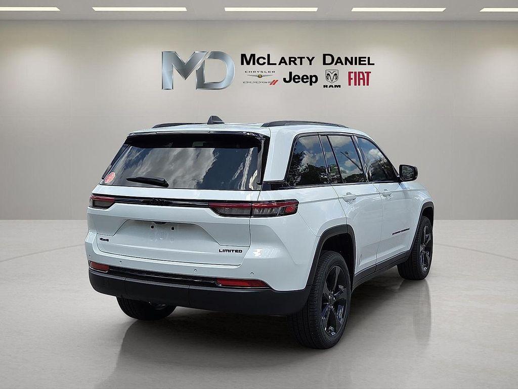 new 2025 Jeep Grand Cherokee car, priced at $42,740