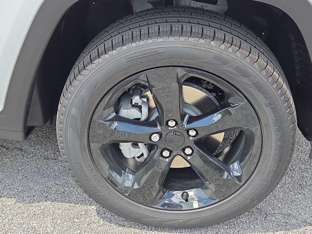 new 2025 Jeep Grand Cherokee car, priced at $44,919