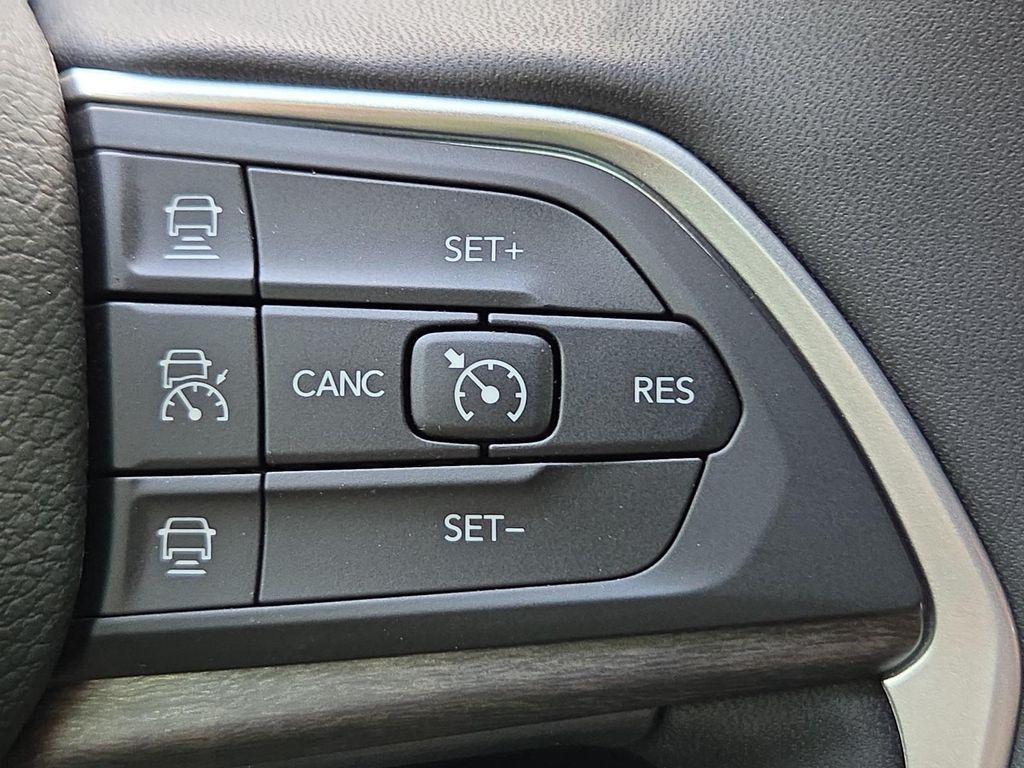new 2025 Jeep Grand Cherokee car, priced at $44,919