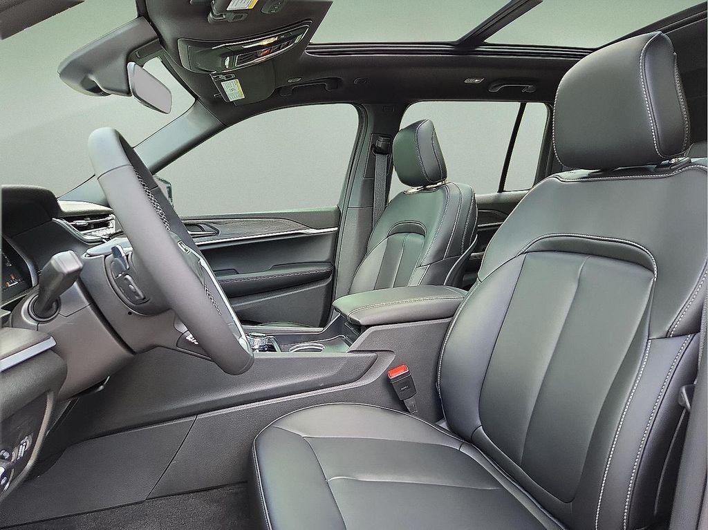 new 2025 Jeep Grand Cherokee car, priced at $42,740