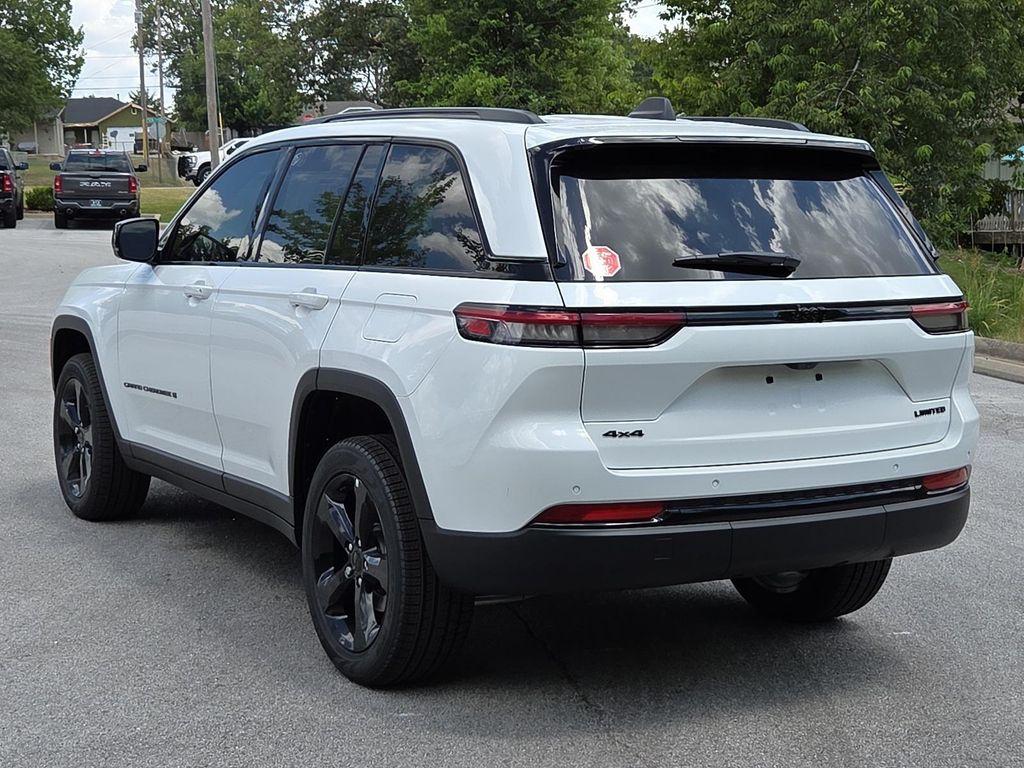 new 2025 Jeep Grand Cherokee car, priced at $44,919