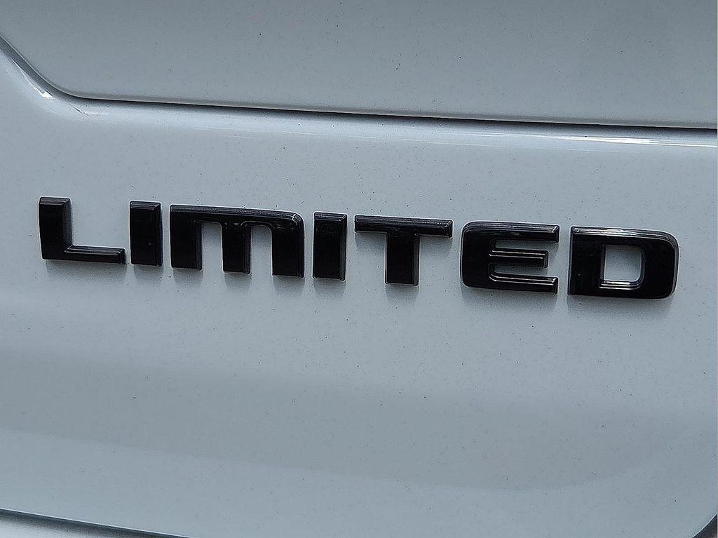new 2025 Jeep Grand Cherokee car, priced at $42,740