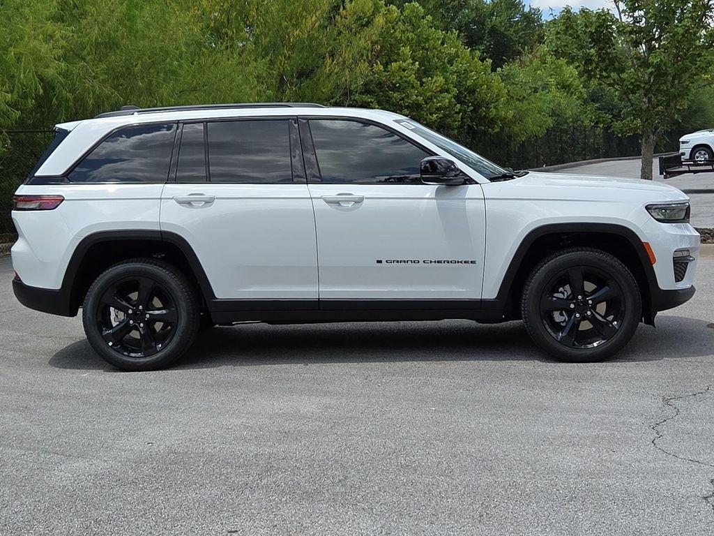 new 2025 Jeep Grand Cherokee car, priced at $44,919