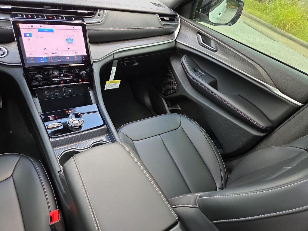 new 2025 Jeep Grand Cherokee car, priced at $44,919