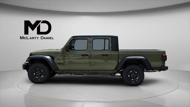 new 2025 Jeep Gladiator car, priced at $39,372