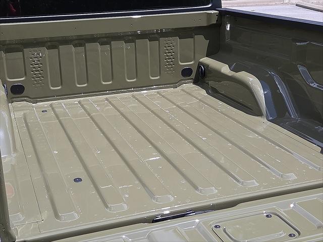 new 2025 Jeep Gladiator car, priced at $39,372