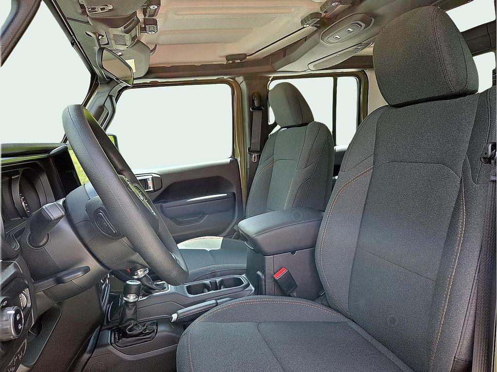 new 2025 Jeep Gladiator car, priced at $37,092