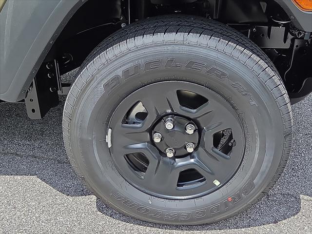 new 2025 Jeep Gladiator car, priced at $39,372