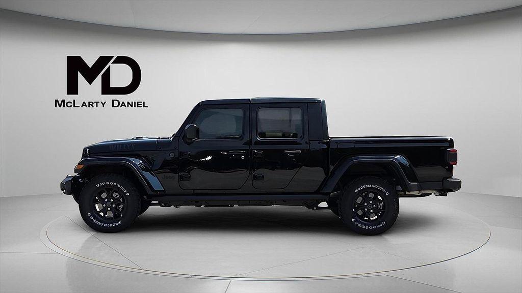 new 2025 Jeep Gladiator car, priced at $48,046