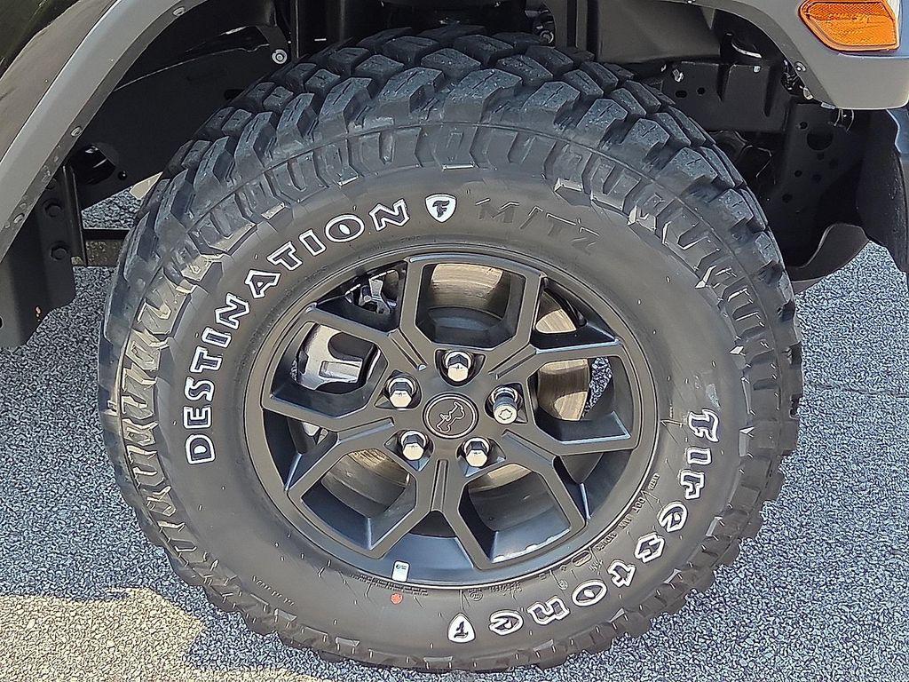 new 2025 Jeep Gladiator car, priced at $48,046