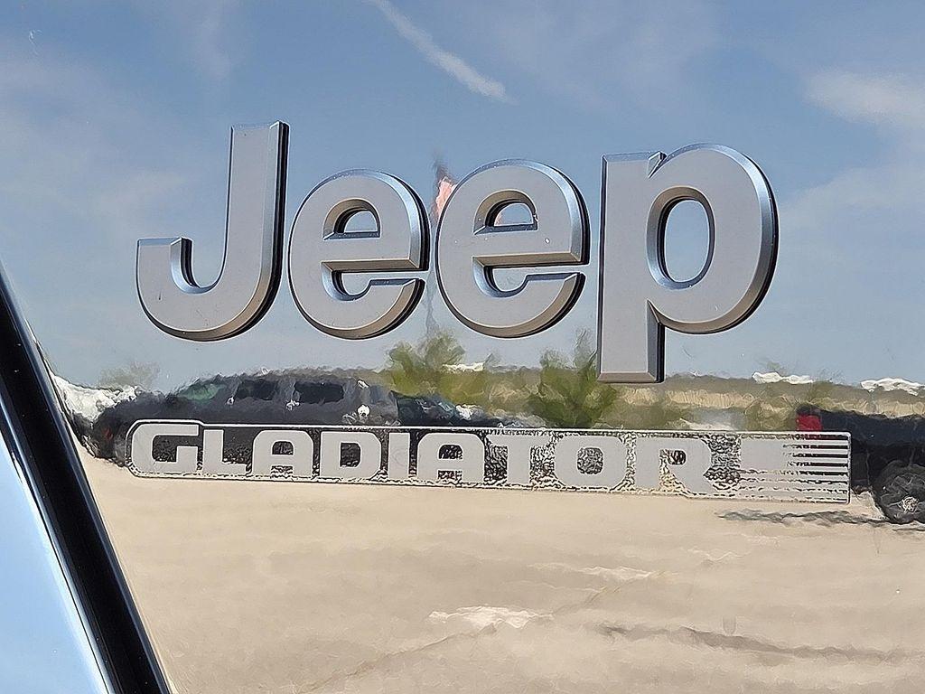 new 2025 Jeep Gladiator car, priced at $48,046