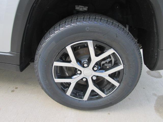 new 2024 Jeep Grand Cherokee car, priced at $45,005
