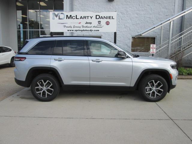 new 2024 Jeep Grand Cherokee car, priced at $45,005