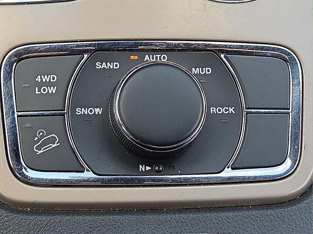 used 2016 Jeep Grand Cherokee car, priced at $15,900