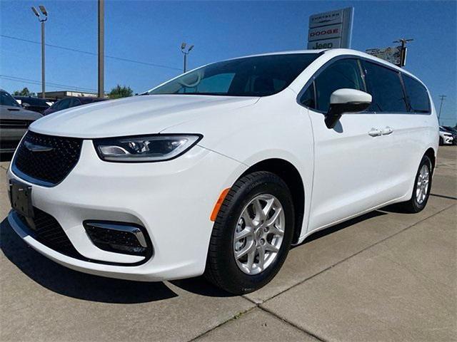used 2023 Chrysler Pacifica car, priced at $22,915