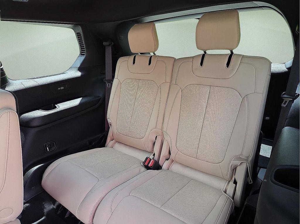 new 2025 Jeep Grand Cherokee L car, priced at $51,217
