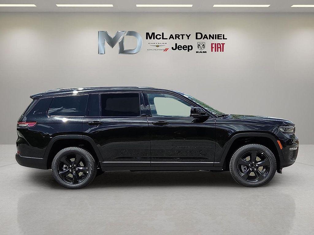 new 2025 Jeep Grand Cherokee L car, priced at $51,217