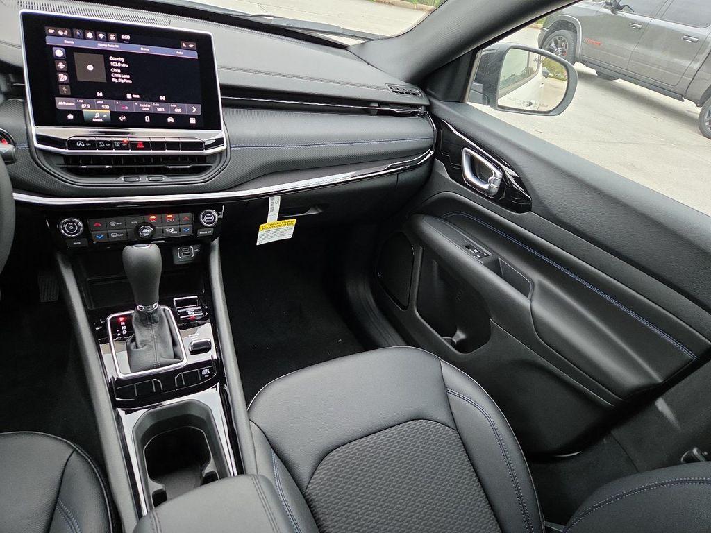 new 2026 Jeep Compass car, priced at $35,005