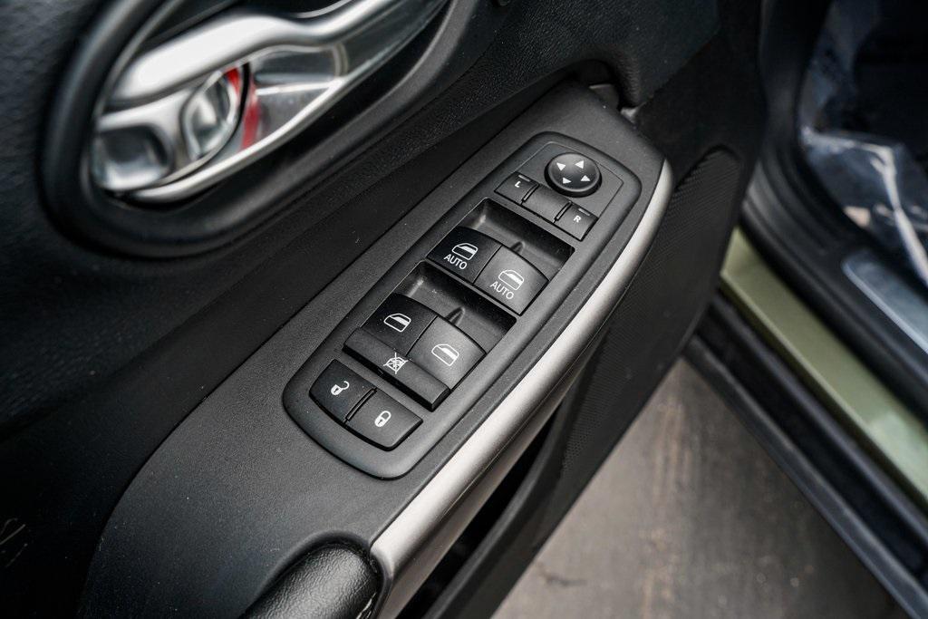 used 2019 Jeep Cherokee car, priced at $13,995