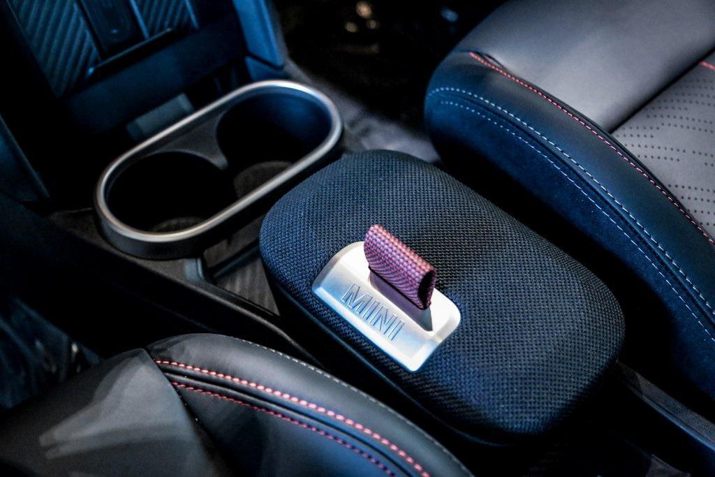 new 2025 MINI Hardtop car, priced at $41,260