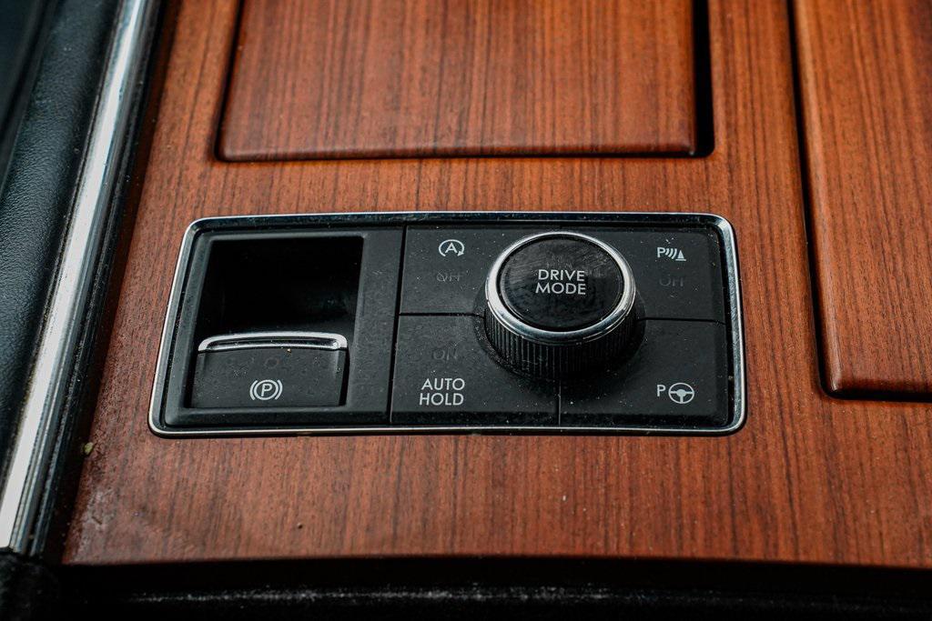 used 2019 Lincoln Navigator L car, priced at $31,695