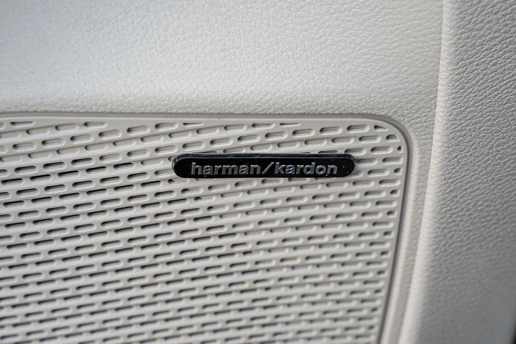 used 2022 Chrysler Pacifica car, priced at $35,995