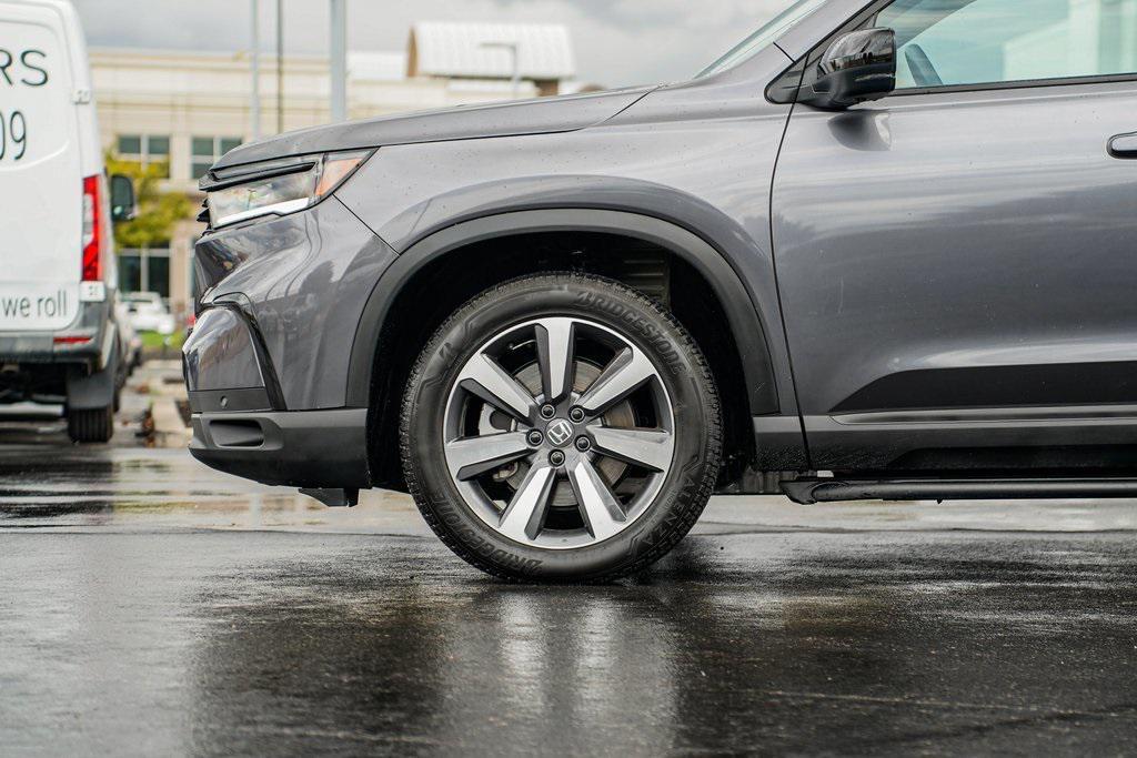 used 2025 Honda Pilot car, priced at $48,695